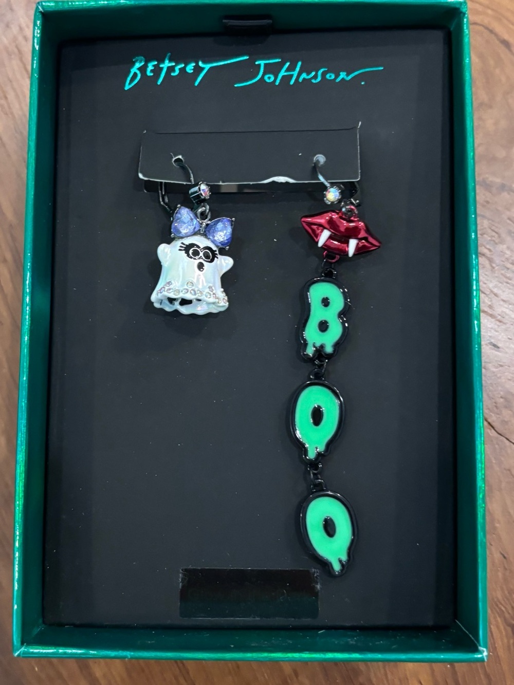 NIB Betsey Johnson Ghost & Boo MisMatched Glow Dark Dangle Earrings $38